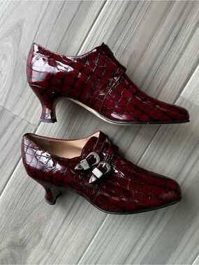 ANYI LU Handmade in Italy Buckle Heels